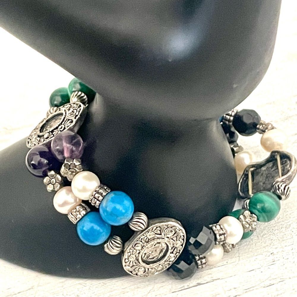 Natural stones  silver tone stretchy bracelet